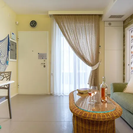 Apartment Cozy Marine With Jacuzzi - 250mt From Sea *