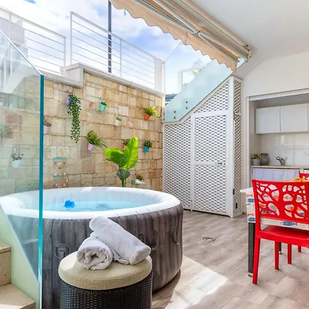 Apartment Cozy Marine With Jacuzzi - 250mt From Sea